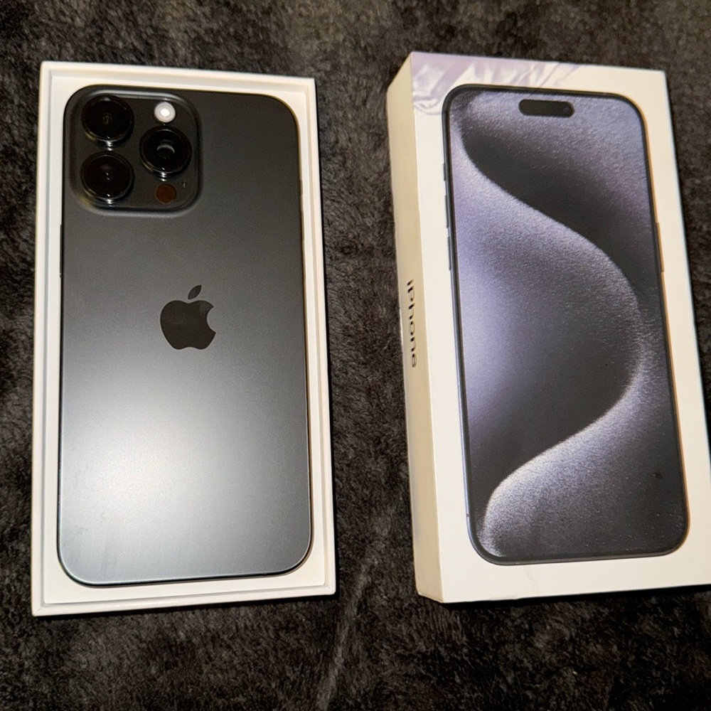 Apple iPhone 15 Pro in Elegant Black